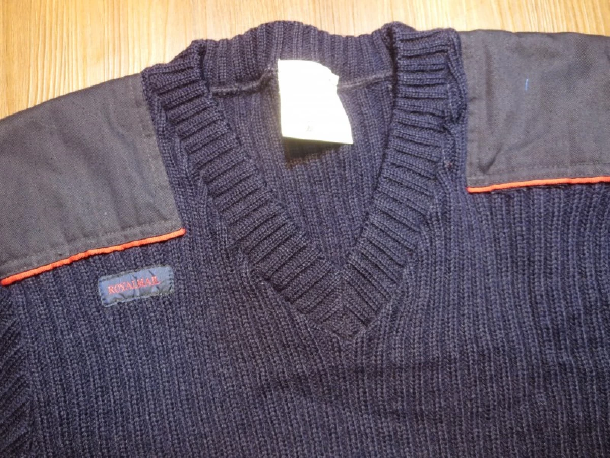 U.K.ROYAL MAIL Sweater 100%Wool sizeXL? used