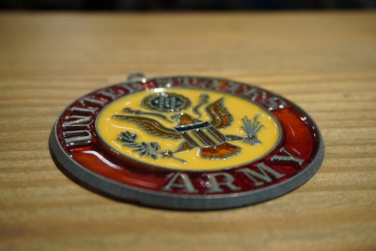 U.S.ARMY PENDANT Top? used