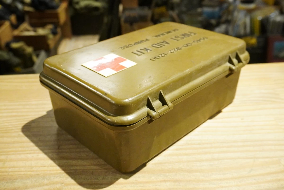 U.S. First Aid Kit with Case 1981年 used