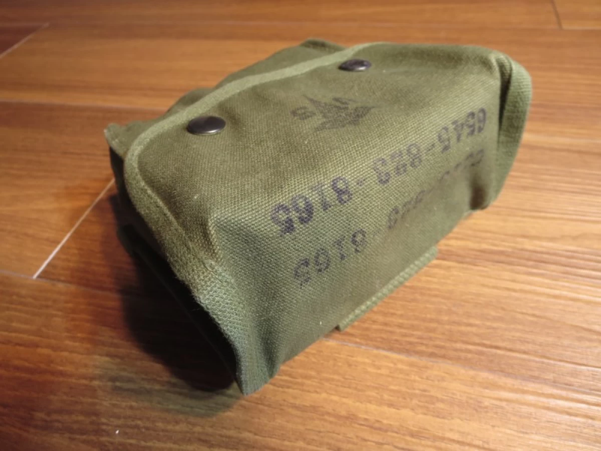 U.S.First Aid pouch Cotton with inside 1967年 new?