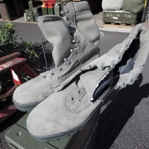 U.S.AIR FORCE Gore-Tex Boots size7 1/2XW new