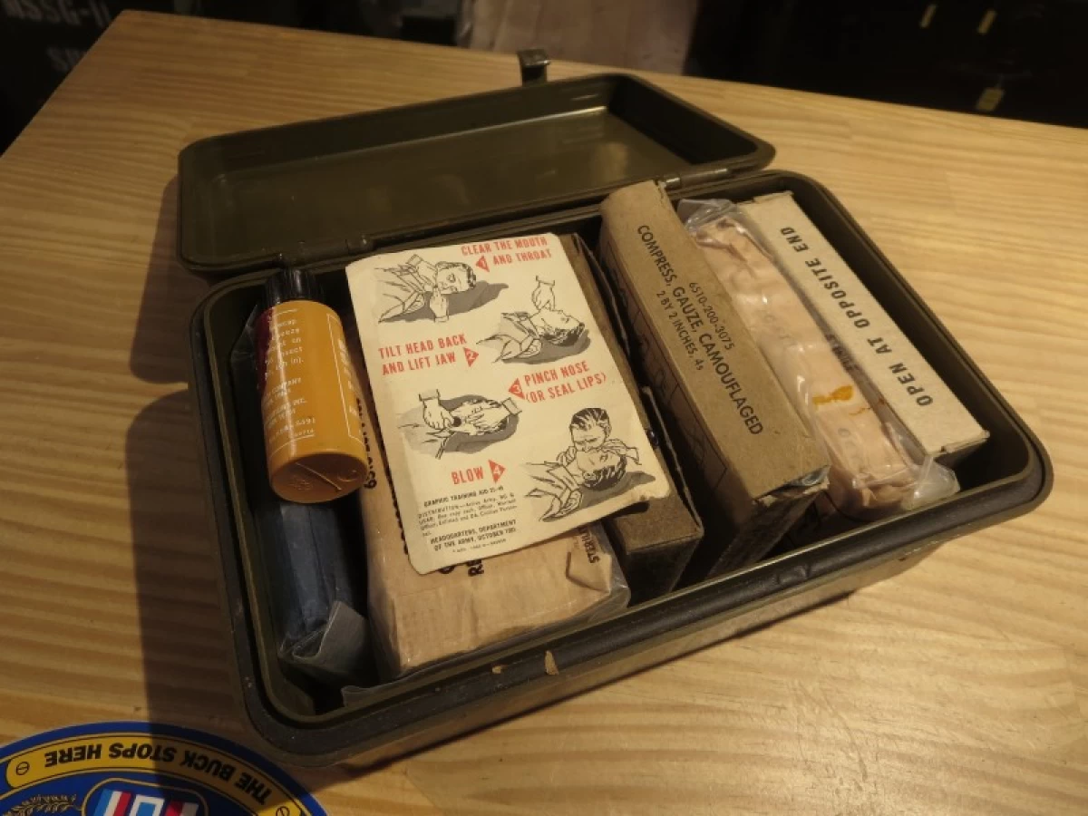 U.S.First Aid Kit Case with Inside 1970年