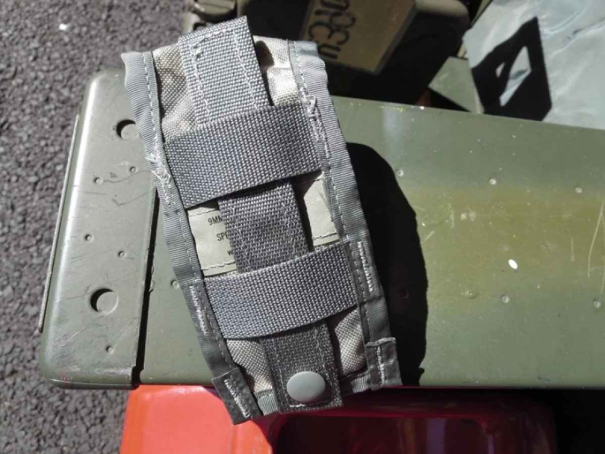 U.S.ARMY Pouch 9mm Magazine Single MOLLEⅡ ACU new?
