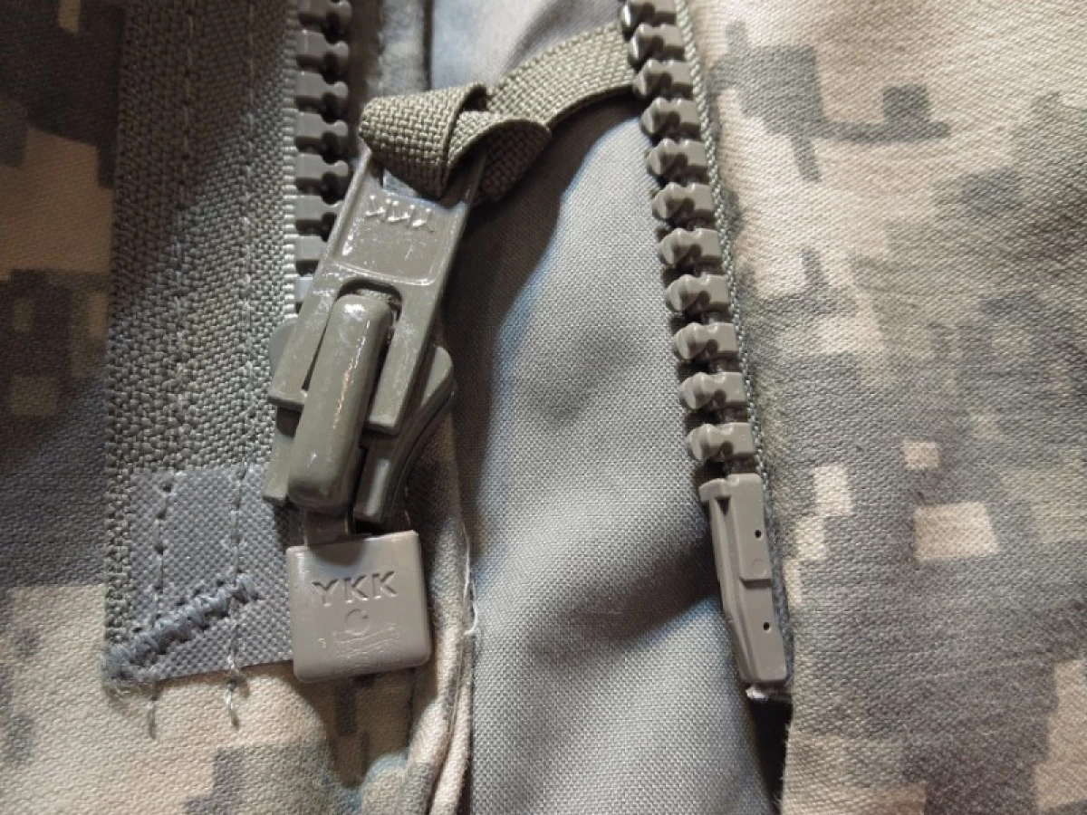 U.S.ARMY M-65 Field Jacket ACU sizeM used