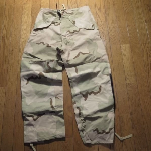 U.S.Gore-Tex Trousers 3color sizeS-Regular used?