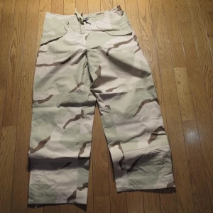 U.S.Gore-Tex Trousers 3color sizeM-Regular used?