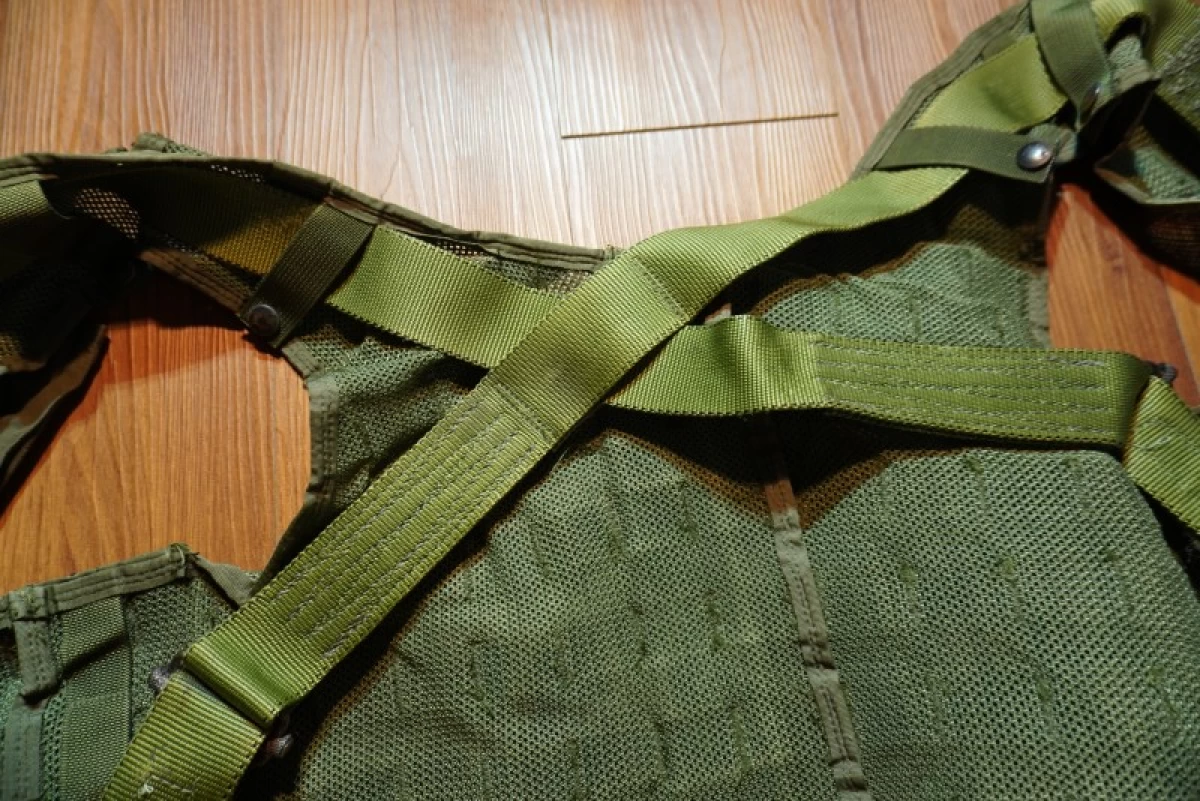 U.S.Survival Vest CMW-33A/P22P-18 2004年 used