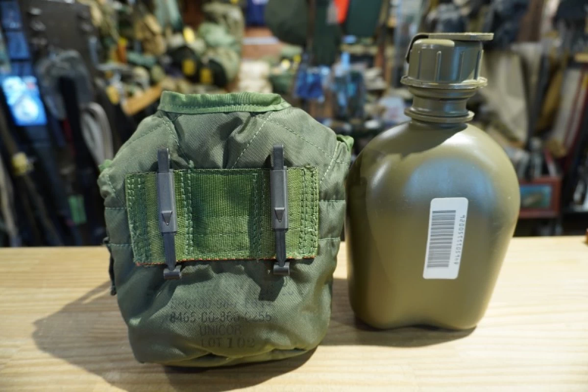 U.S.Canteen (1993年) with Cover(1998年) used