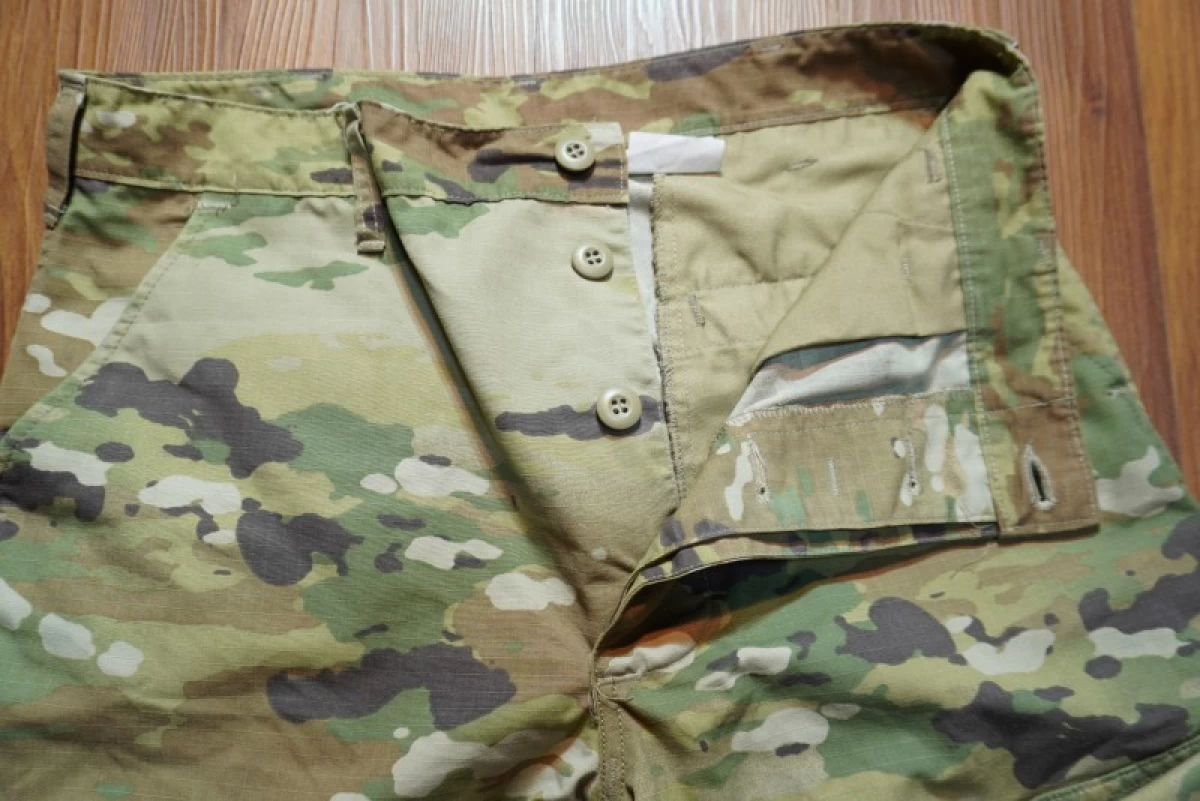 U.S.ARMY Trousers Combat OCP sizeM-Long used?