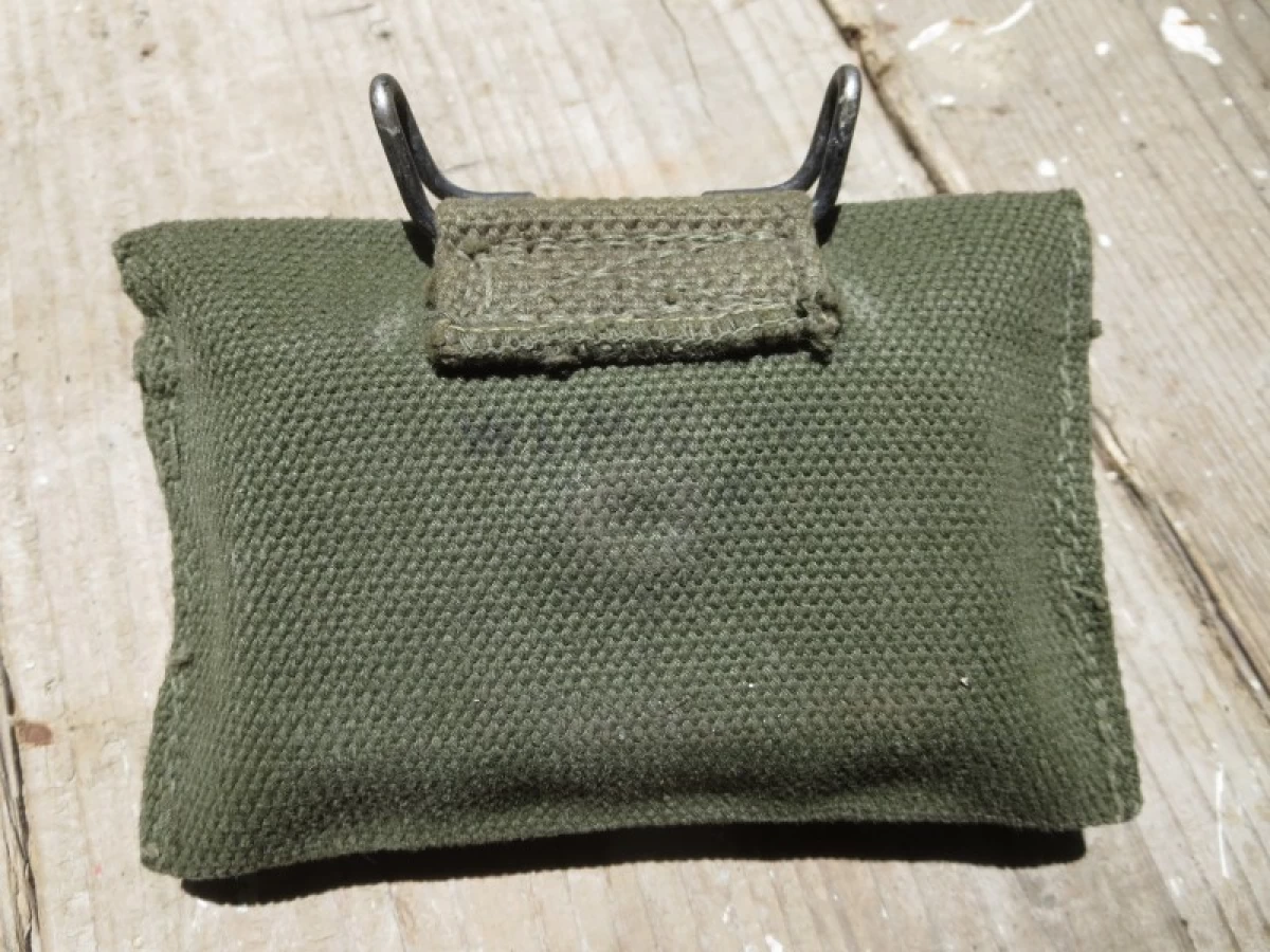 U.S.First-Aid Packet with M-1942 Pouch 1940年代 used