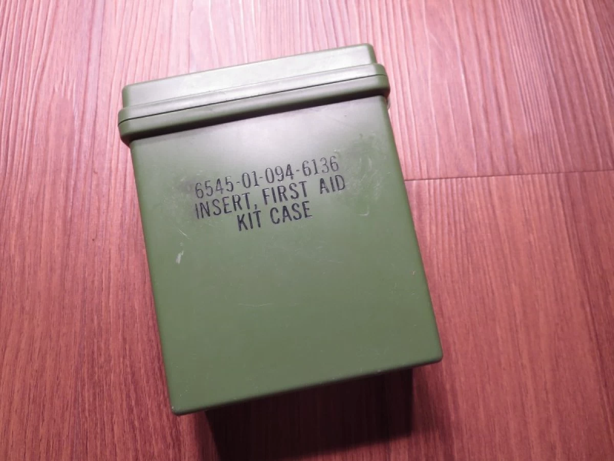 U.S.First Aid Kit Set 1980年代 new?