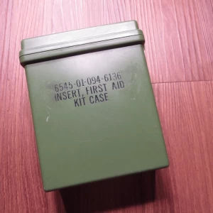 U.S.First Aid Kit Set 1980年代 new?