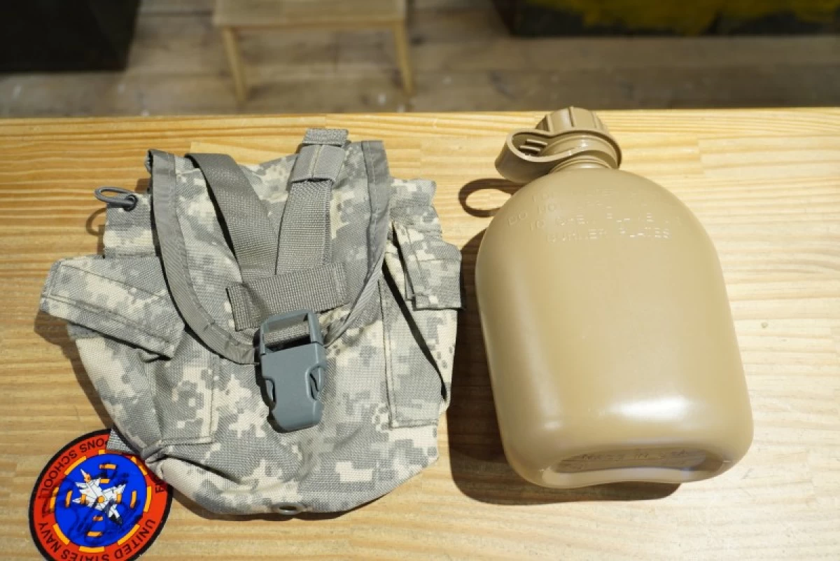 U.S.ARMY Canteen with Cover used