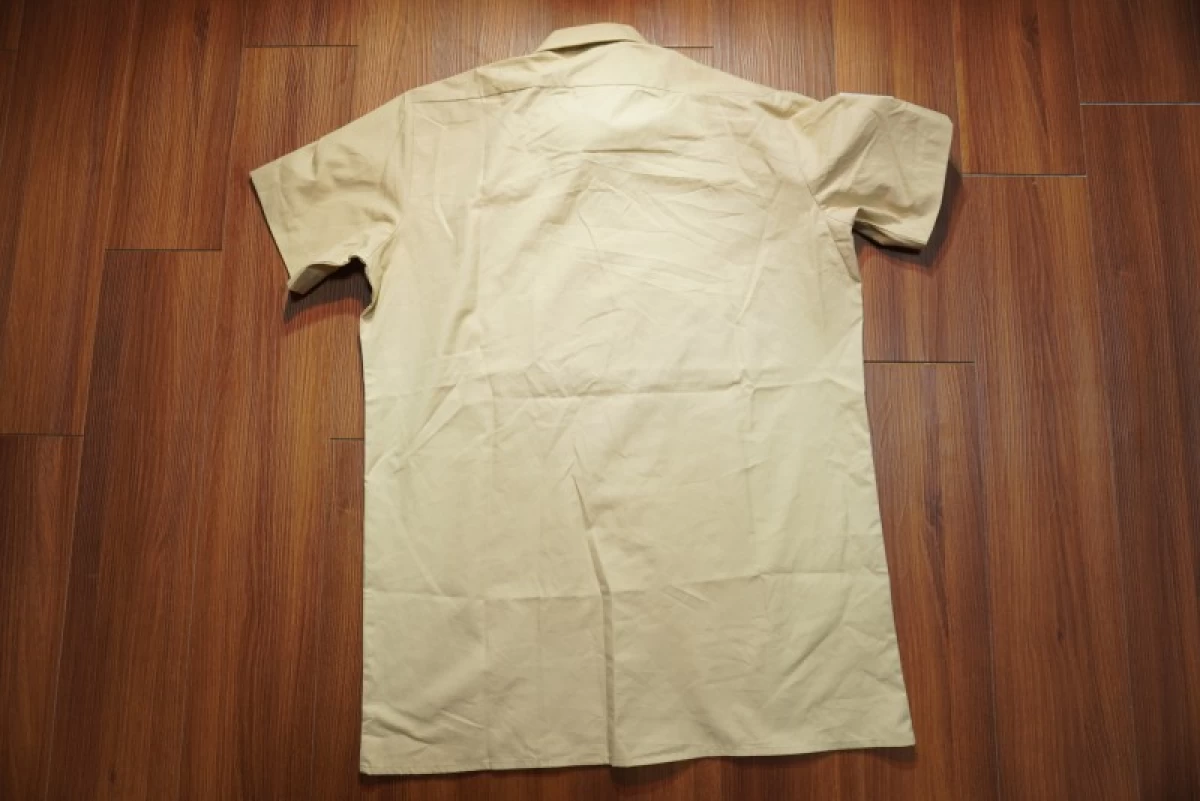 U.K.ARMY Shirt Fawn sizeXL new?