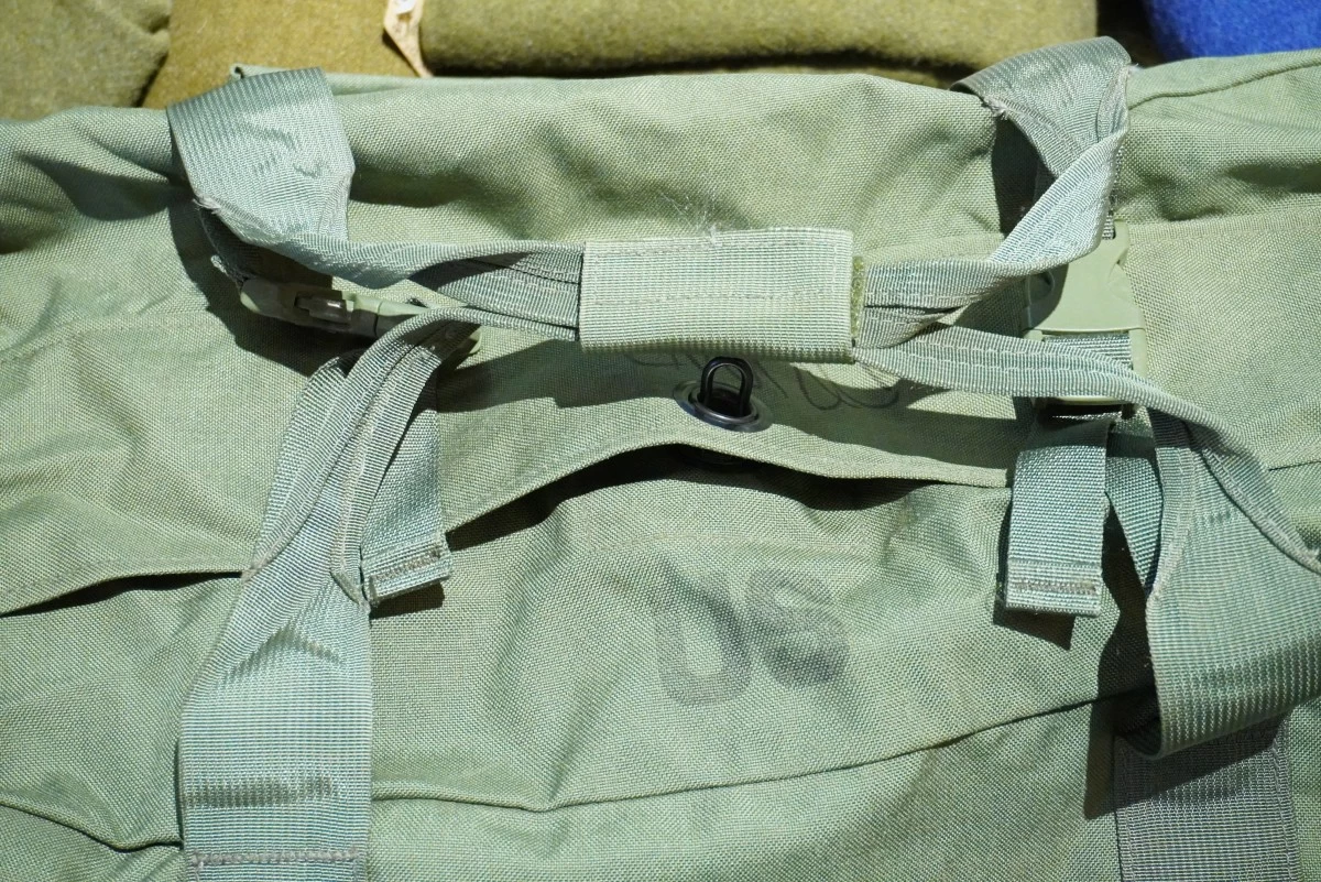 U.S.Duffel Bag Nylon with side Zip used