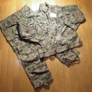 Poland Combat Uniform Set sizeL new