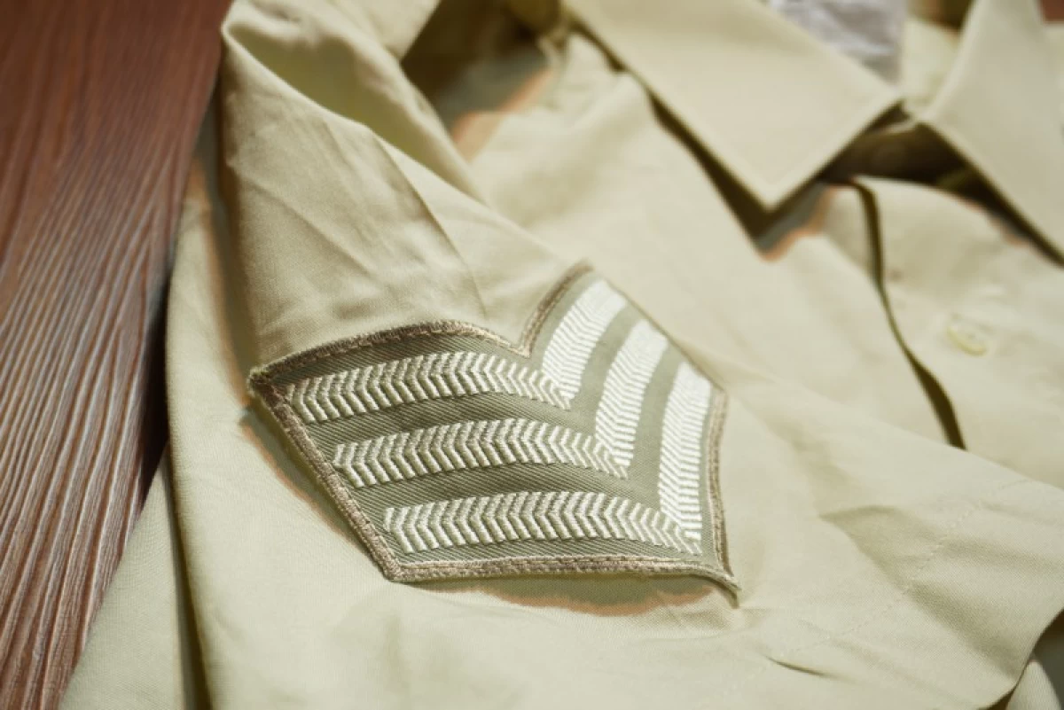U.K.ARMY Shirt Fawn(Khaki) sizeXL used