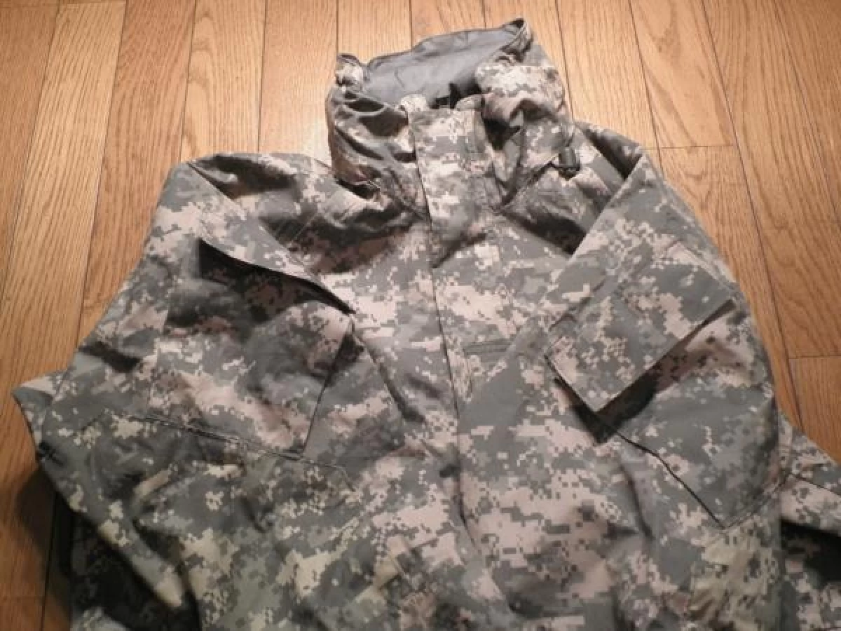 U.S.ARMY GoreTexParks ACU Camouflage sizeM～XLused?