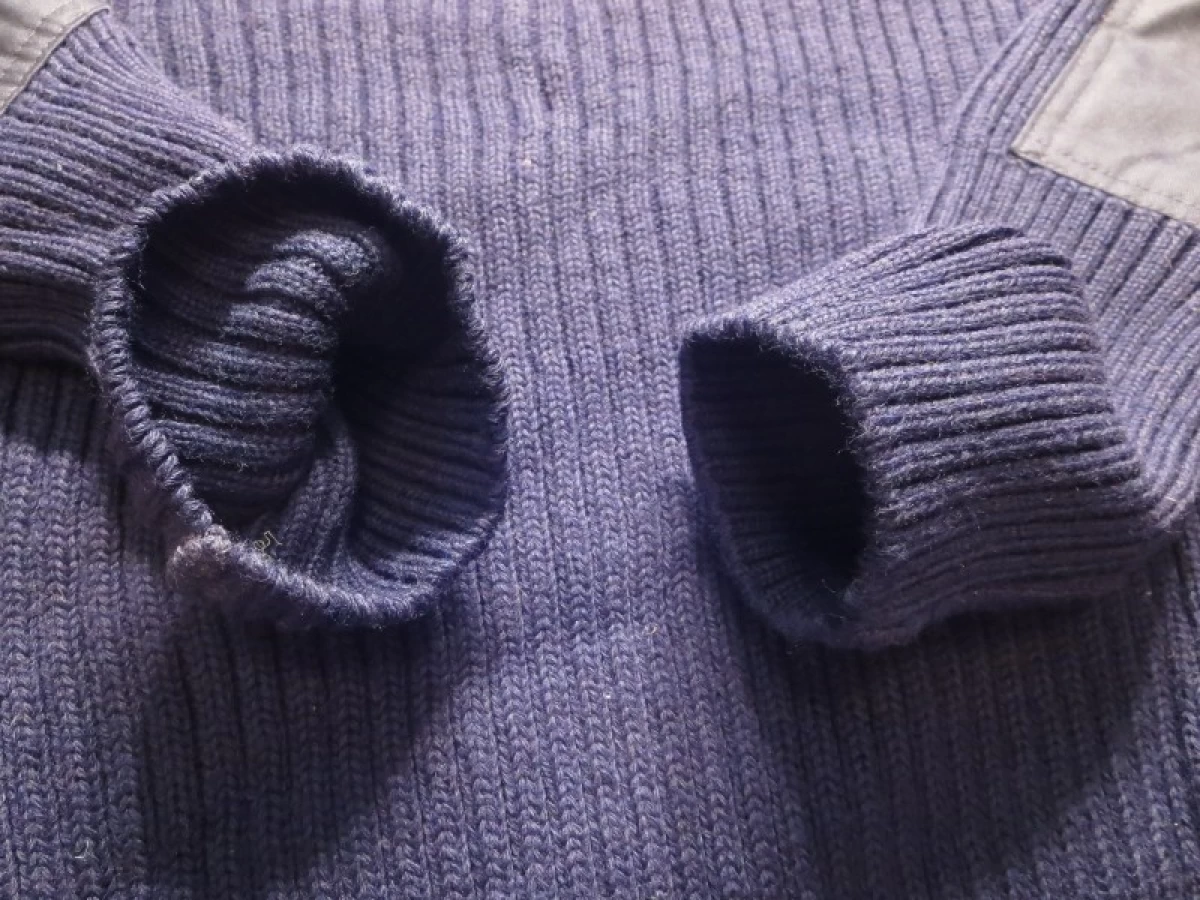 U.S.Sweater 100%Wool sizeM used
