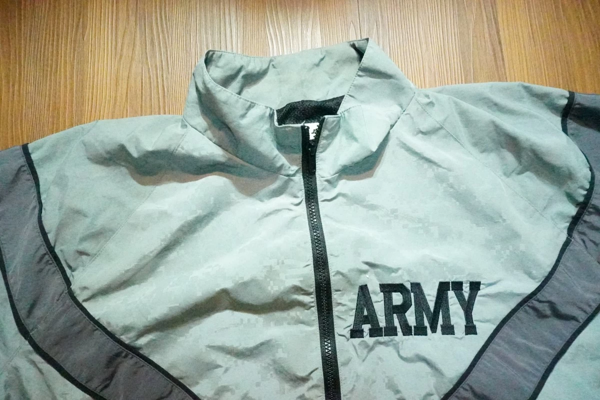 U.S.ARMY Physical Fitness Jacket sizeM-Regular used