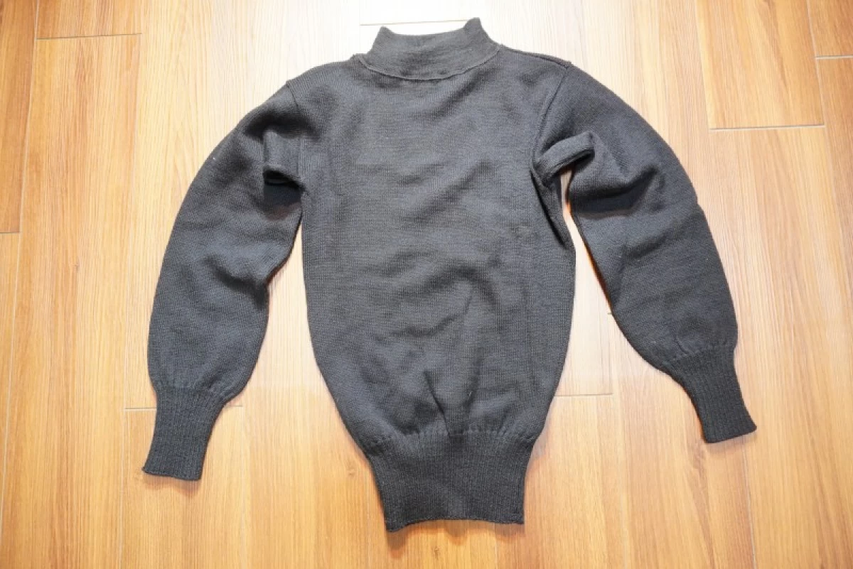 U.S.NAVY Sweater 100%Wool 1979年 sizeXS new?