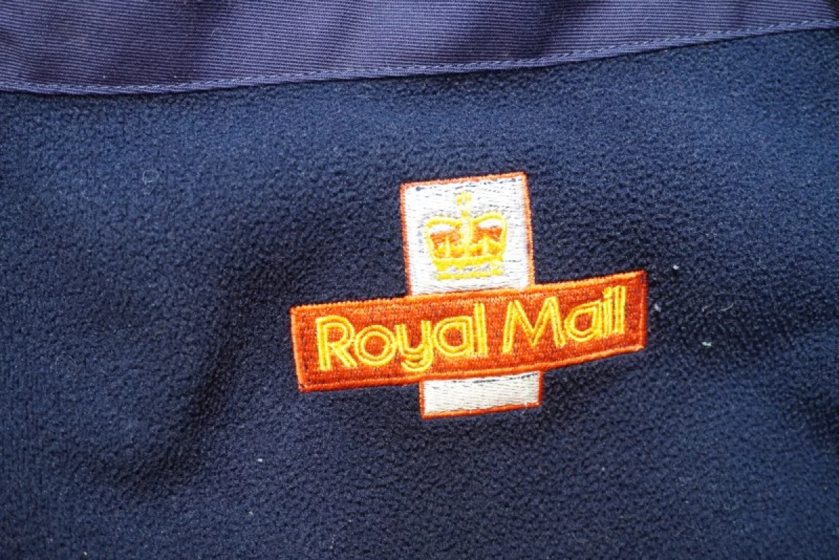U.K.ROYAL MAIL Fleece Vest sizeL? used?