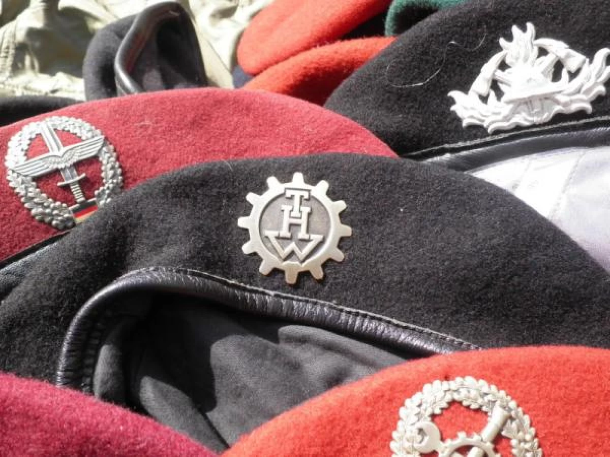 Germany Beret with Insignia used
