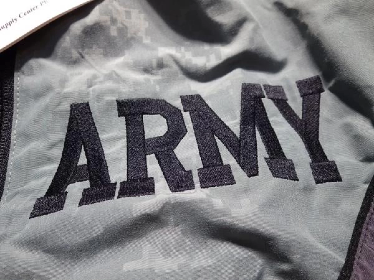 U.S.ARMY Physical Fitness Jacket ACU sizeS/M new