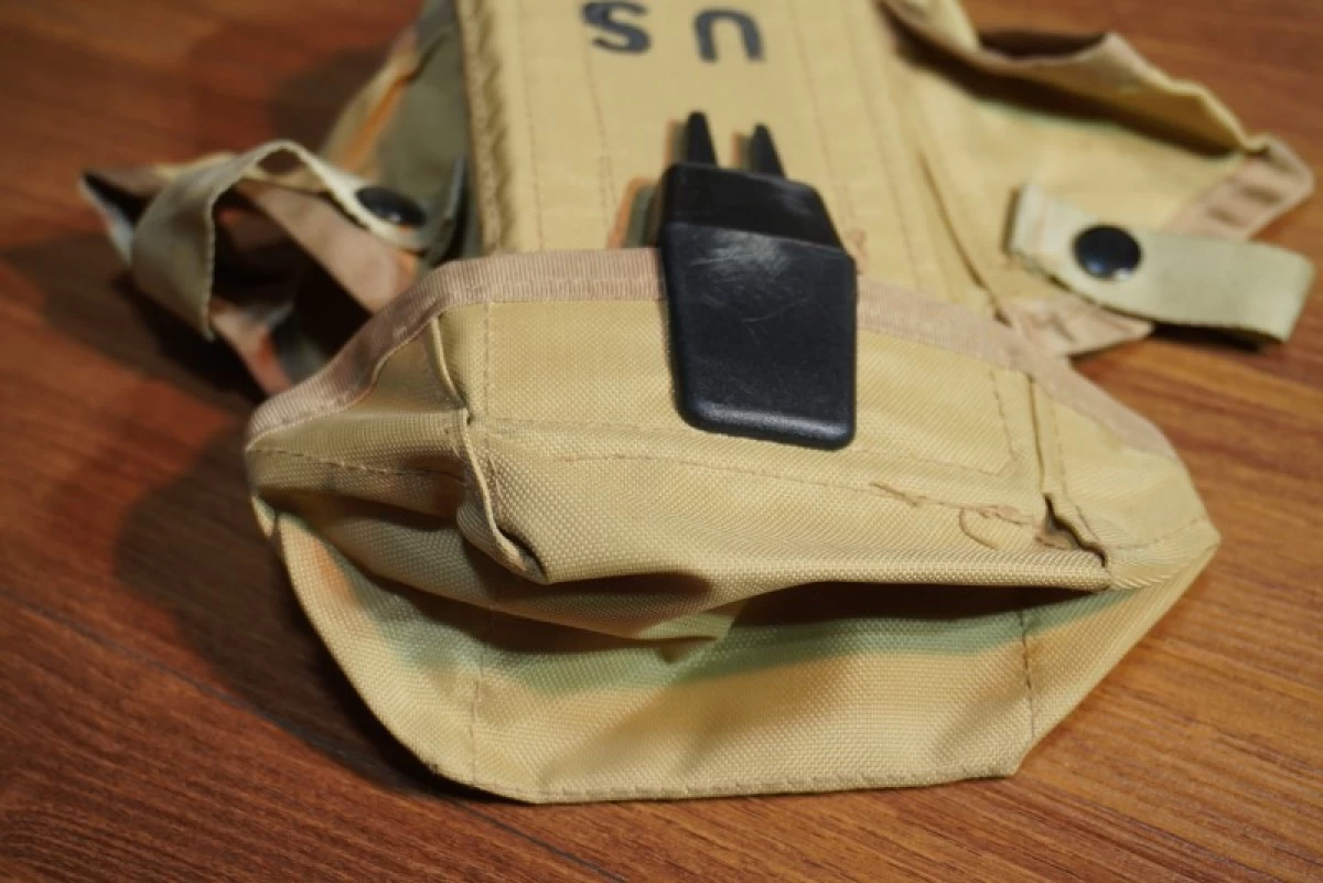 U.S.Pouch Small Arms M-16 Rifle Tan used