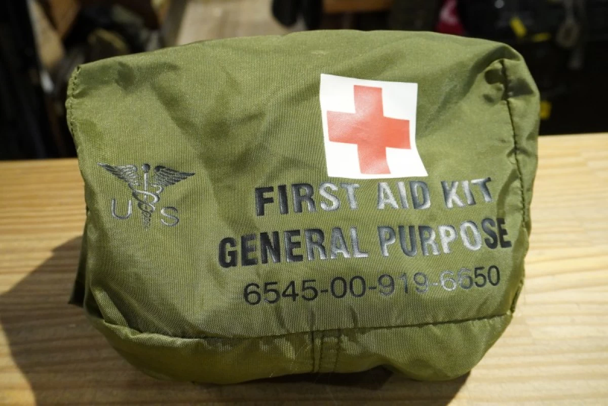 U.S.First Aid Kit Pouch for Combat Vehicle? 2004年