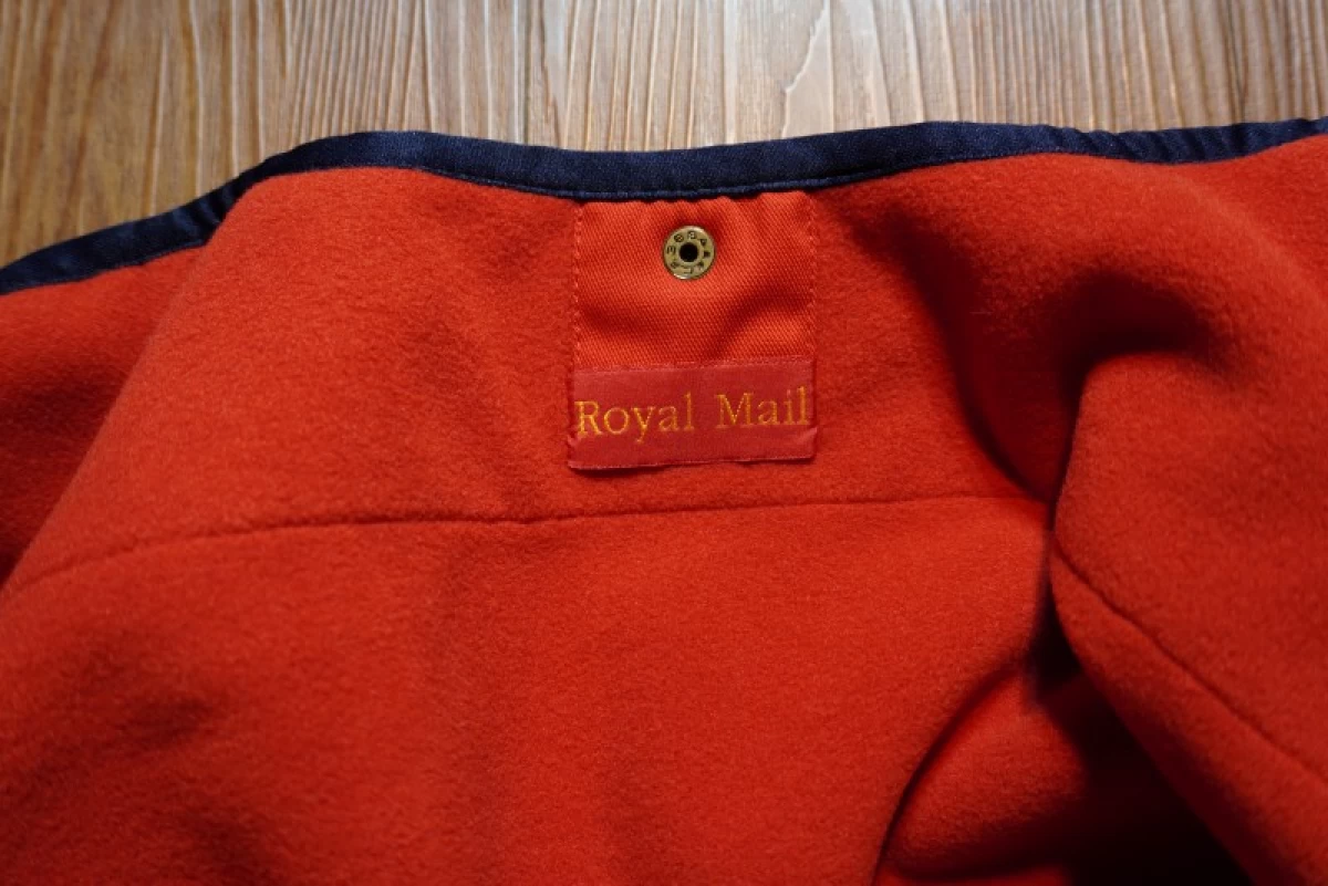 U.K.ROYAL MAIL Fleece Vest sizeM? used?
