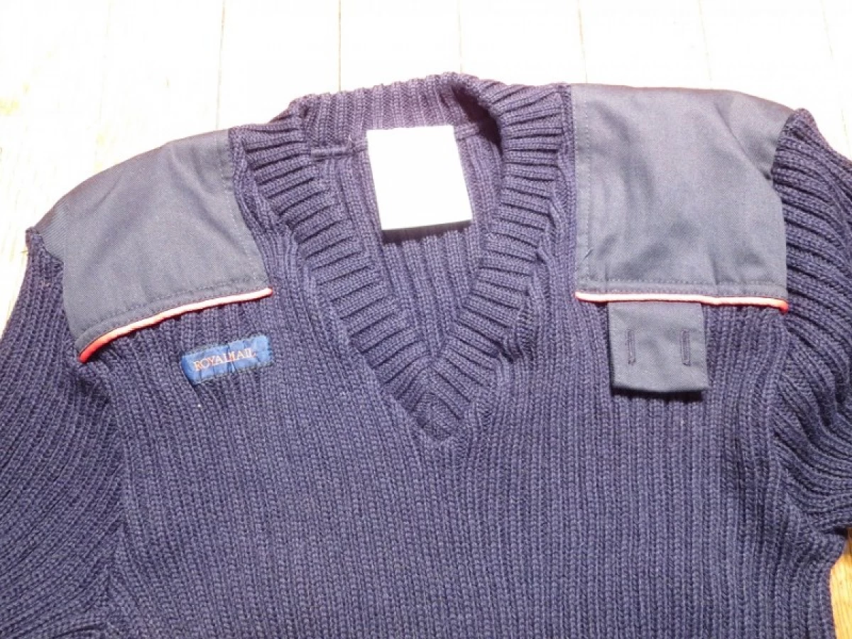U.K.ROYAL MAIL Sweater 100%Wool sizeL?XL? new?