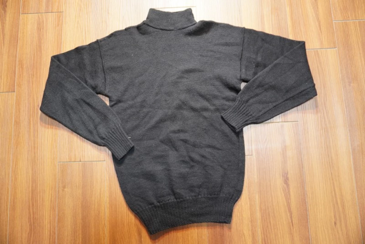 U.S.NAVY Sweater 100%Wool 1982年 sizeM used