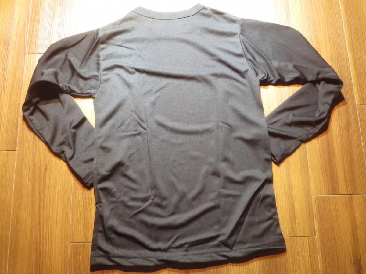 U.S.Under Shirt Middle Weight sizeS new