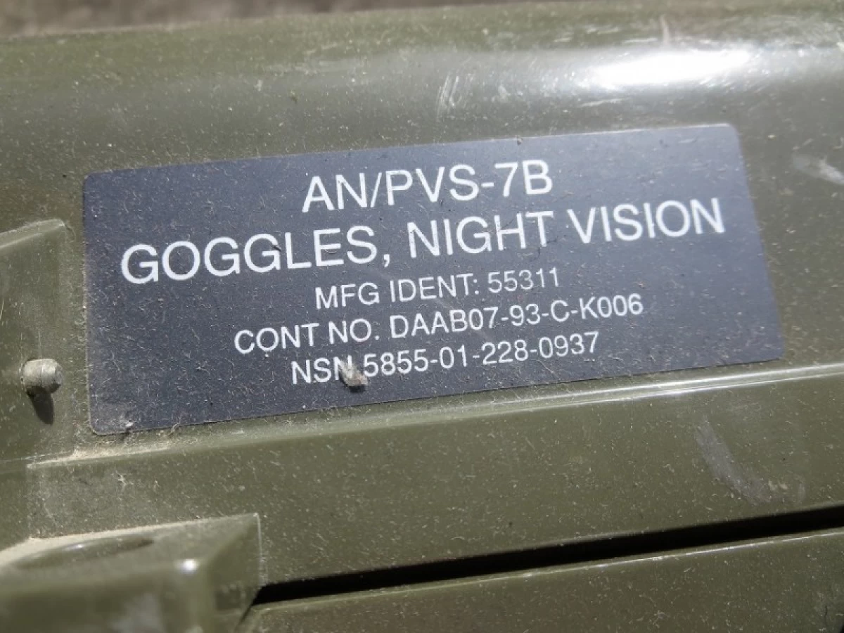 U.S.Case(BOX) Goggles Night Vision used