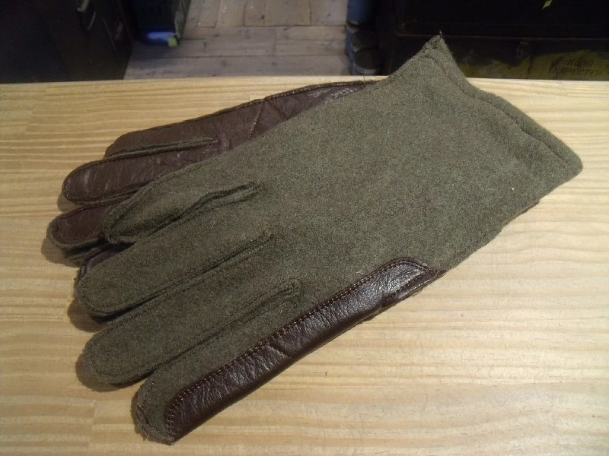 FRANCE Gloves Wool/Leather sizeM? 1967年 new?