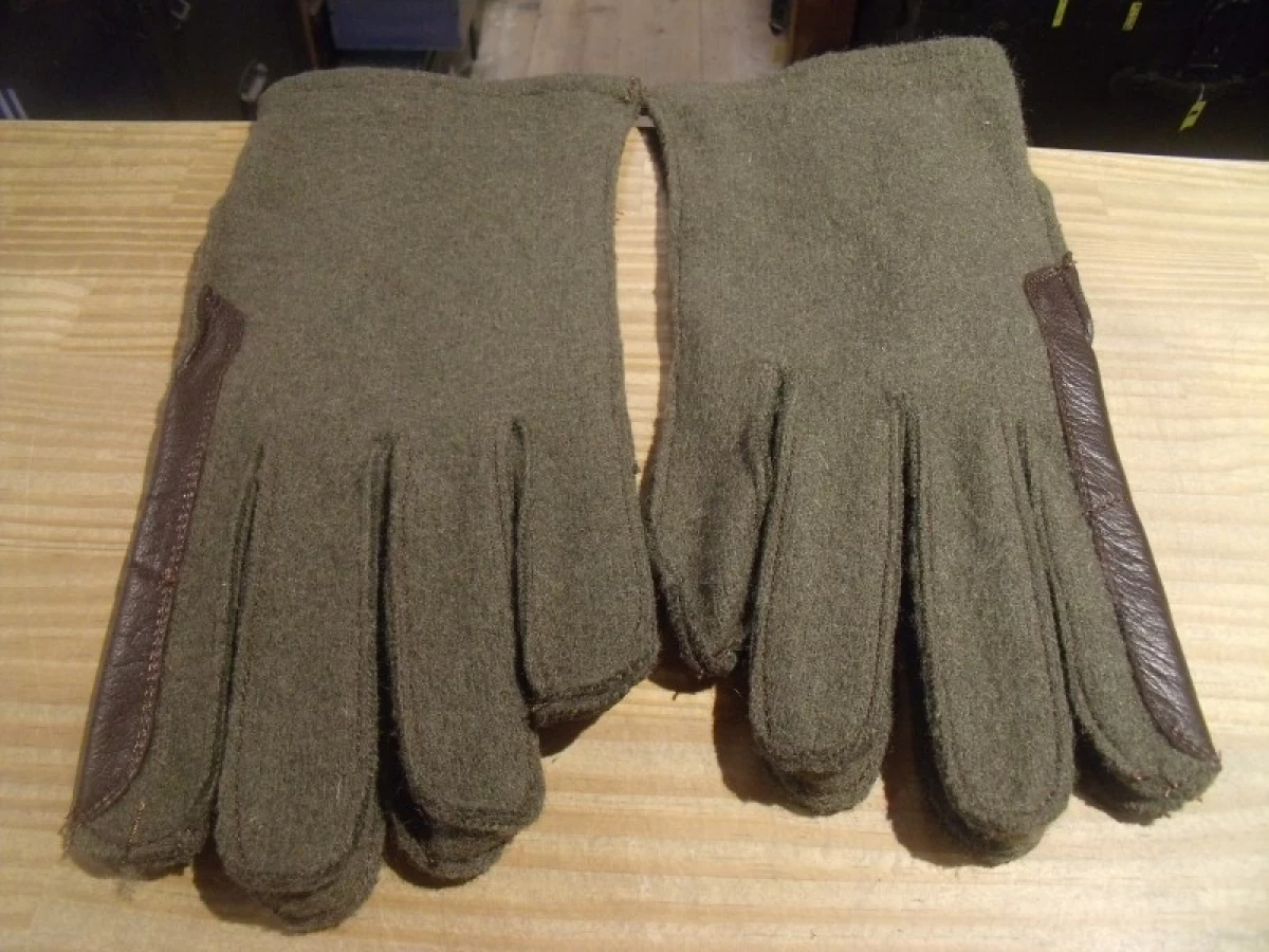 FRANCE Gloves Wool/Leather sizeM? 1967年 new?